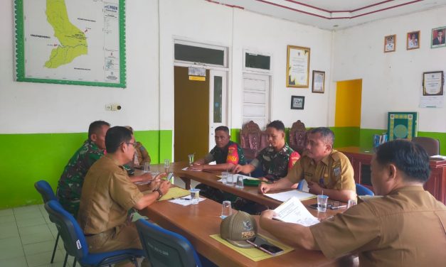 Babinsa Sertu Gugi Melaksanakan Komsos Bersama Masyarakat di Desa Baru, Kecamatan Pangkalan Jambu, Kabupaten Merangin