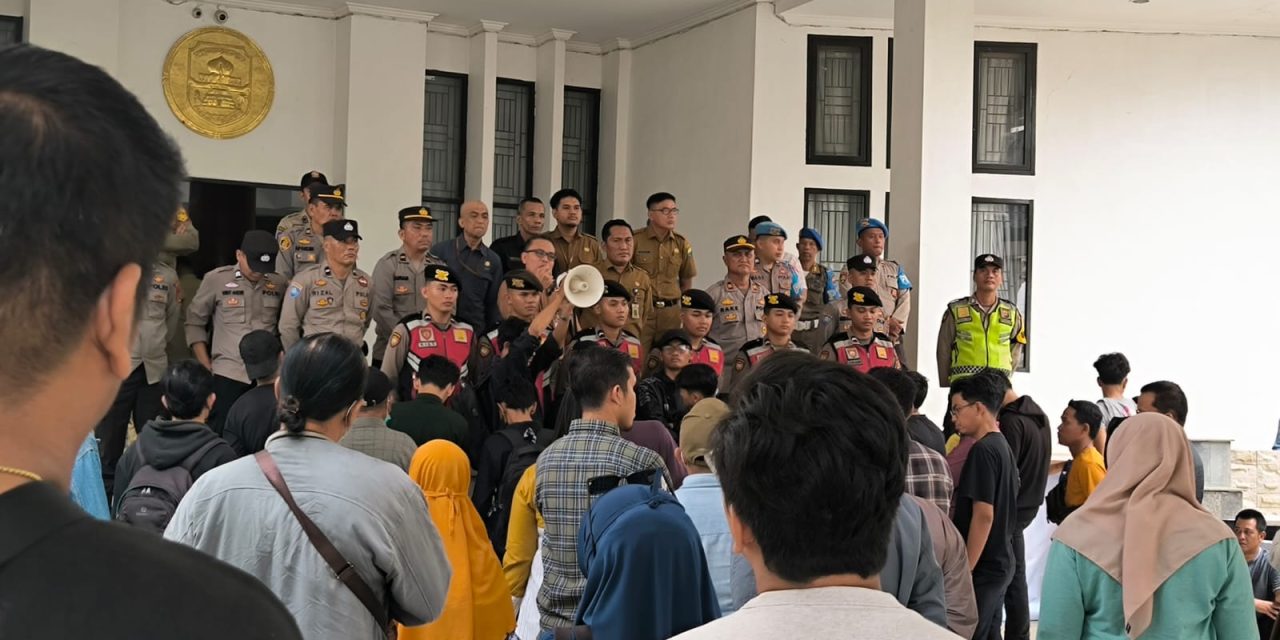 117 Sporadik Diduga Dipalsukan Kades Betung, Memicu Aksi Massa Dikantor Bupati Muaro Jambi