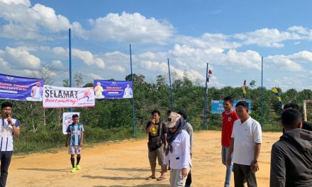 Kades Suko awin jaya Idawati Buka Open Turnamen Tubo ubi cap Futsal desa awin Jaya CUP Tahun 2024
