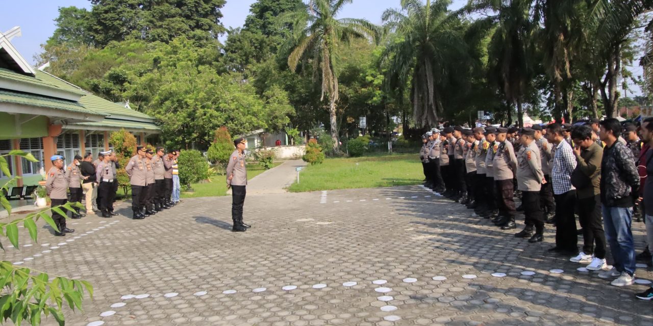 163 Personel Polresta Jambi Siap Amankan Rapat Pleno Penetapan Paslon Walikota dan Wakil Walikota Jambi Di Kantor KPU Kota Jambi.