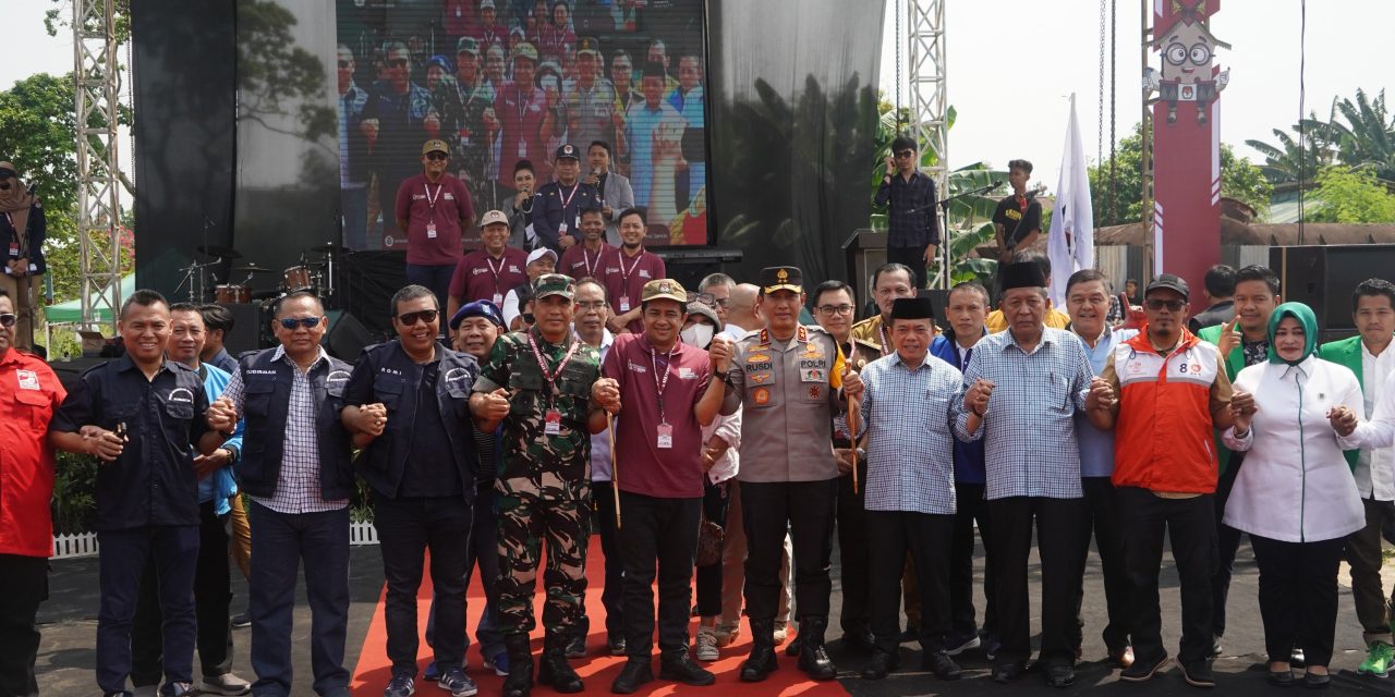 Danrem 042/Gapu Brigjen TNI Rachmad,S.I.P menghadiri deklarasi kampanye damai pemilihan Gubernur dan Wakil Gubernur Jambi pada Pilkada serentak tahun 2024.
