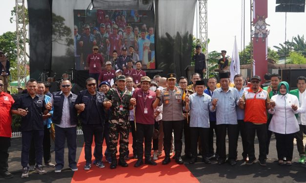 Danrem 042/Gapu Brigjen TNI Rachmad,S.I.P menghadiri deklarasi kampanye damai pemilihan Gubernur dan Wakil Gubernur Jambi pada Pilkada serentak tahun 2024.