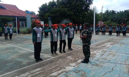 Danramil 420-09/Bangko Berikan Materi LKBB, TUS, dan TUM kepada Siswa SMA 12 Merangin