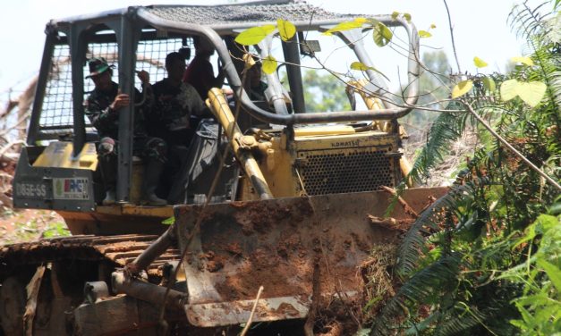 Satgas TMMD Mulai Lakukan Pembukaan Jalan Penghubung Dua Desa