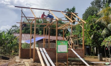 Satgas TMMD ke 122 Kodim Sarko Bangun Rumah Tak Layak Huni Menjadi Layak Huni