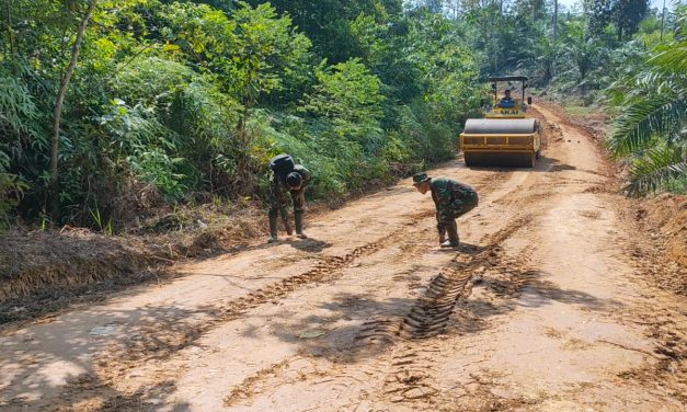 Progres Sudah 65 Persen, Satgas TMMD ke 122 Kodim 0420 Sarko Kerjakan Peningkatan Jalan Penghubung Desa Bedeng Rejo-Sungai Putih
