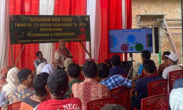 Satgas TMMD 122 Kodim 0420/Sarko Gelar Penyuluhan Peternakan dan Perkebunan di Desa Bedeng Rejo
