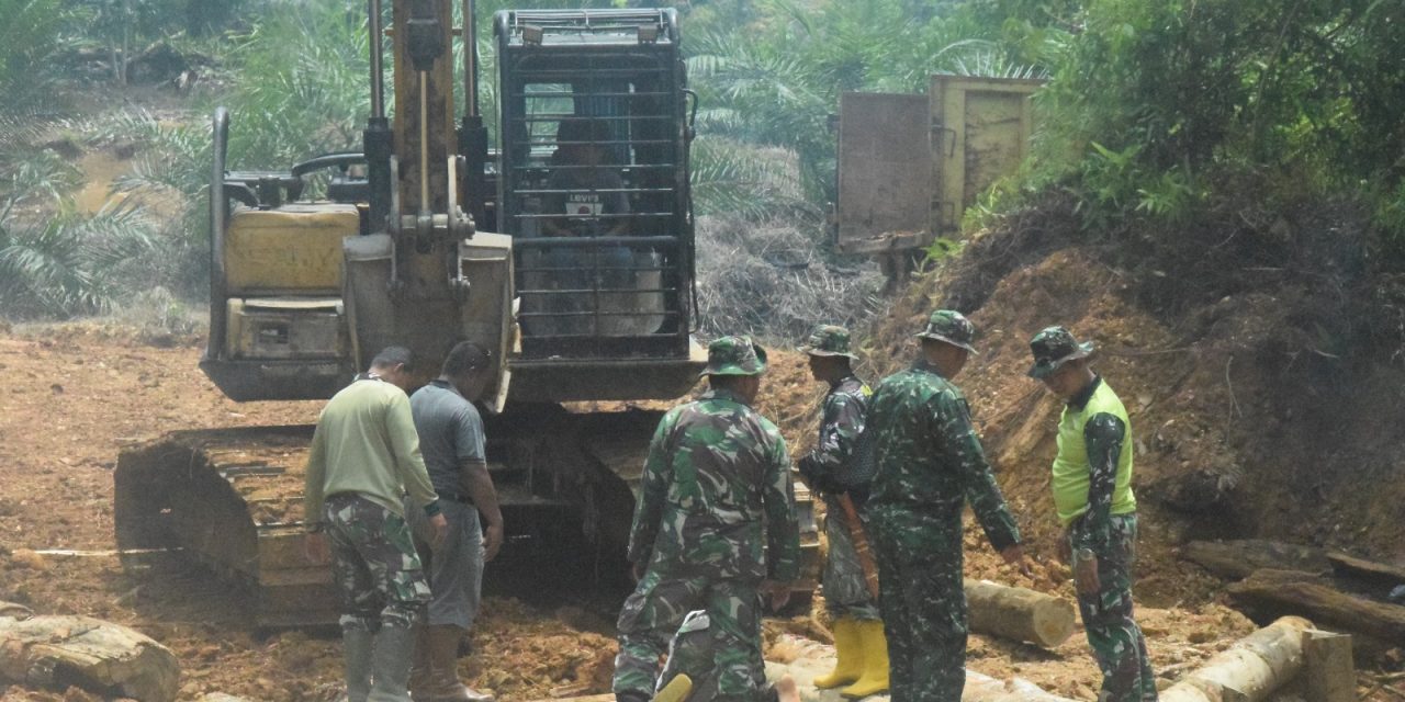 Jembatan Darurat Dititik II Mulai Dikerjakan Satgas TMMD ke 122 Kodim 0420/Sarko