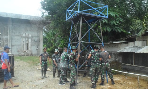 Anggota Satgas TMMD 122 Kodim 0420/Sarko Siapkan Tower Air Untuk Mesjid Darussalam Desa Bedeng Rejo
