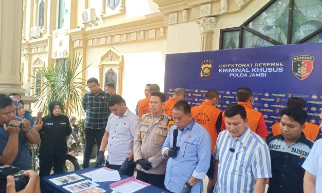 Subdit 4 Ditreskrimsus Polda Jambi Meringkus 4 Orang Pelaku Sopir Operasional Kendaraan Pengangkut BBM Ilegal.