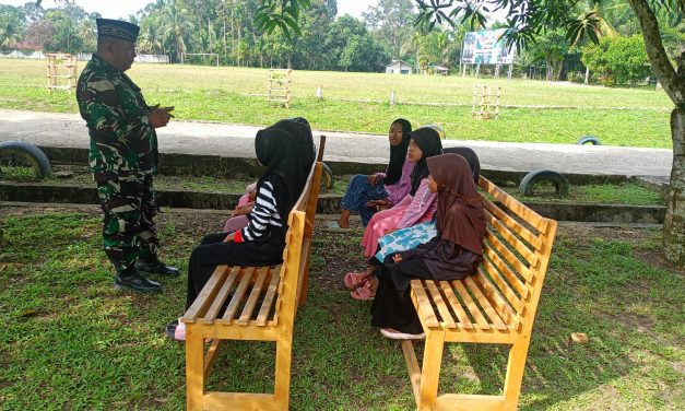 Anggota Satgas TMMD Ke-122 Kodim 0420/Sarko Berikan Siraman Rohani Bagi Anak-Anak Desa Bedeng Rejo