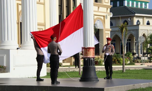 Pimpin Upacara Hari Pahlawan ke-79 Tahun 2024, Kapolresta Jambi diwakili Wakapolresta Sampaikan Amanat Menteri Sosial RI.