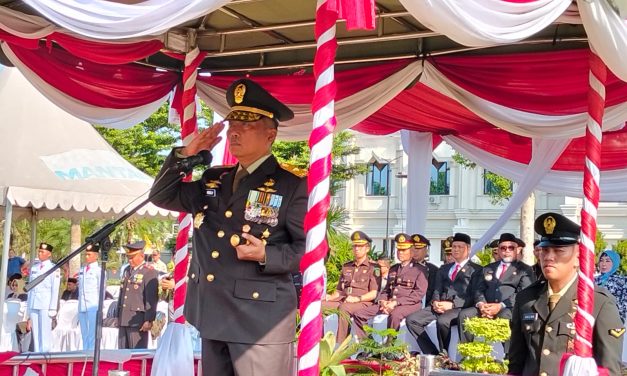 Danrem 042/Gapu Pimpin Upacara Peringatan Hari Pahlawan Tahun 2024