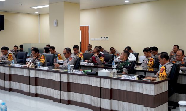 Persiapan Pilkada Serentak, Pangdam II/Sriwijaya dan Kapolda Sumsel Ikuti Vicon Dengan Kapolri dan Panglima TNI