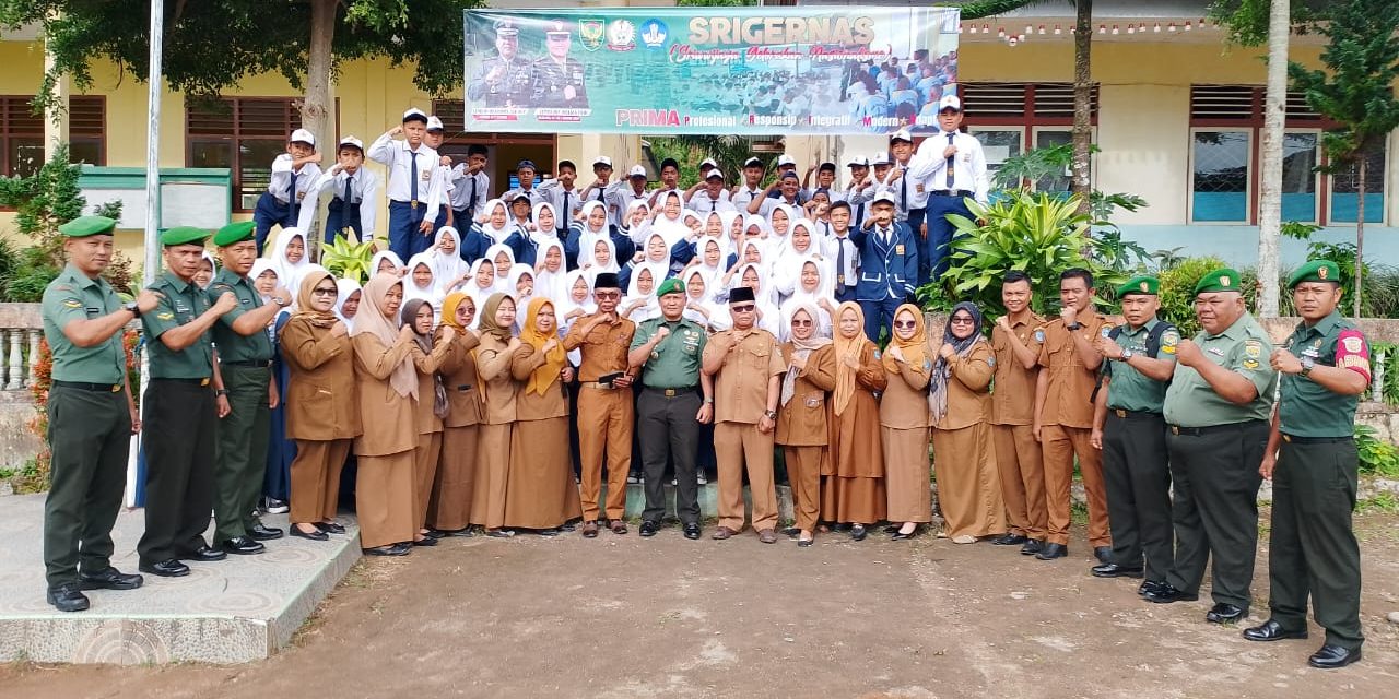 Tanamkan Nasinalisme Sejak Dini, Danramil 417-02/Gunung Raya,Sebagai Irup Dalam Giat Upacara Bendera