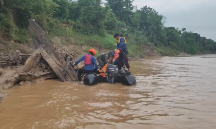 Kesigapan Babinsa 420-04/Sarolangun Dalam Membantu Warga Yang Tenggelam Di Sungai Tembesi