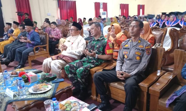 “Kehadiran Mayor Arm Adi Hernizam Warnai Wisuda STIKES Merangin, Lulusan Siap Hadapi Tantangan Kesehatan”