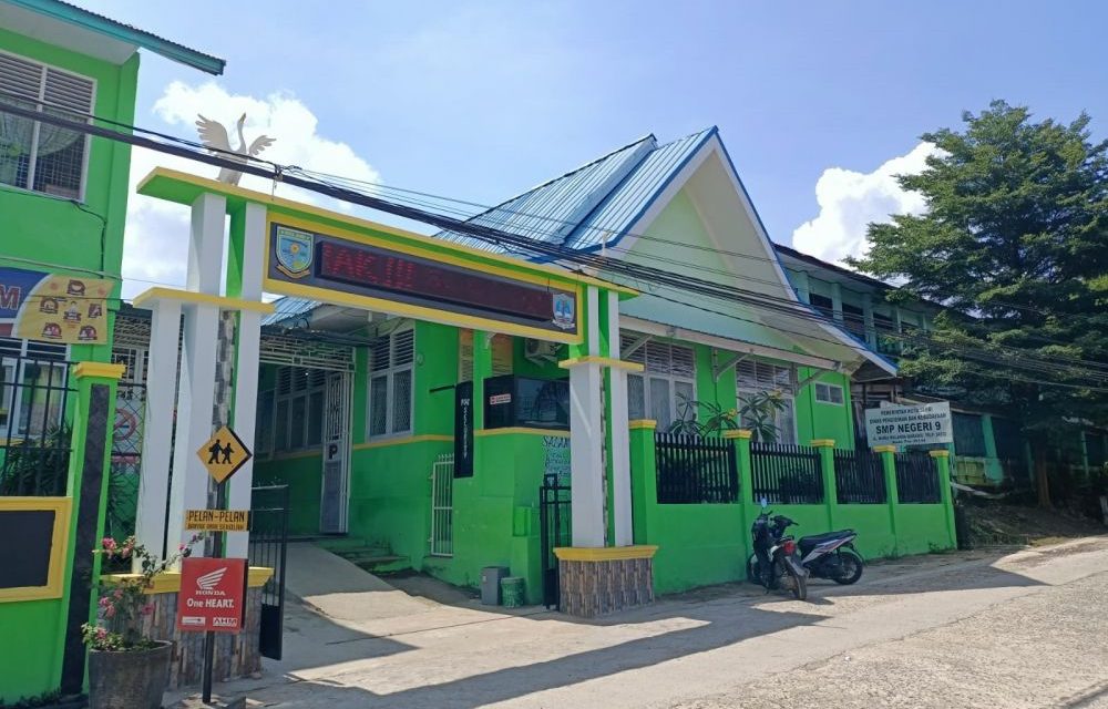 Diduga Seorang Guru SMPN 9 Kota Jambi Melakukan Perjokian Dalam Proses Belajar Mengajar