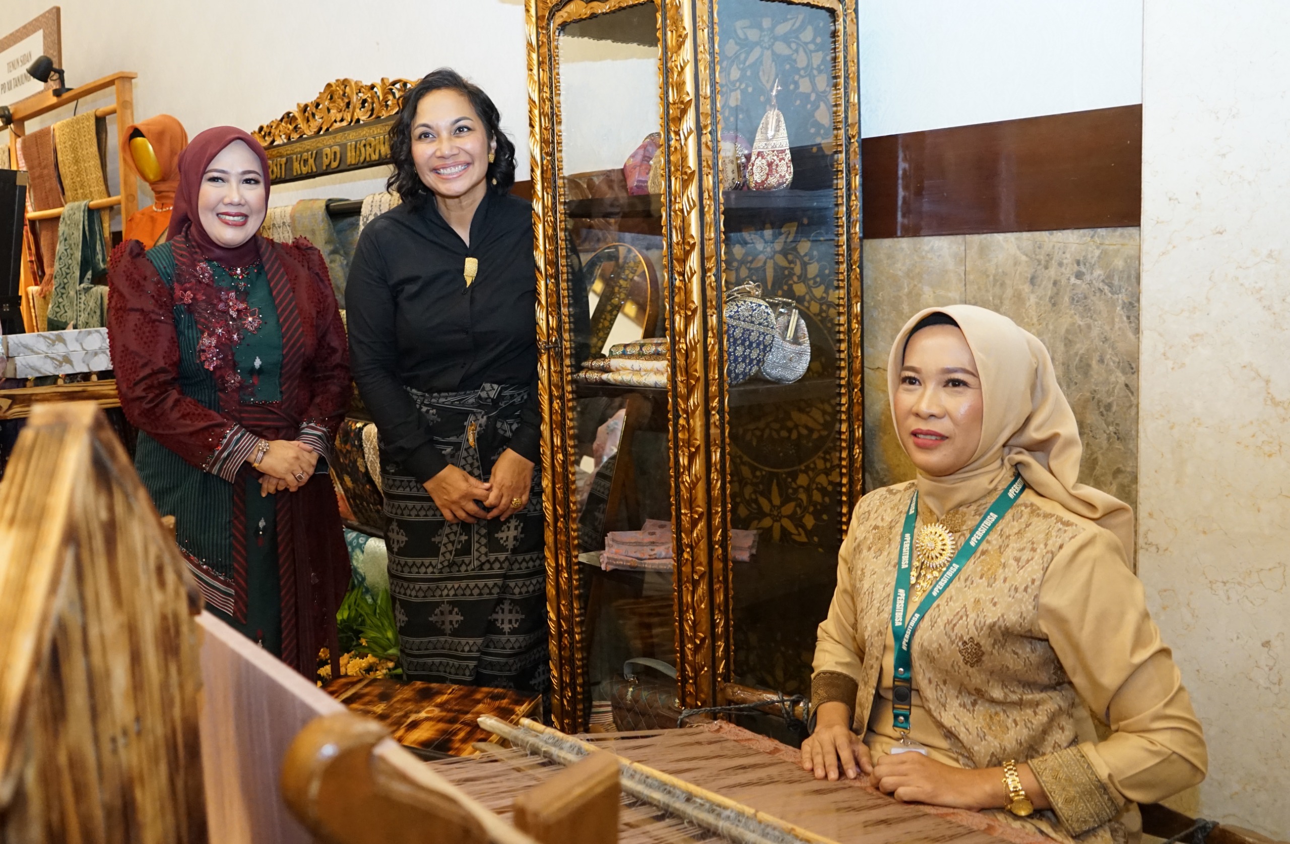 Program 2 Istri Persatuan Istri Prajurit Kodam II/Swj Tampilkan Kreasi UMKM Khas ...