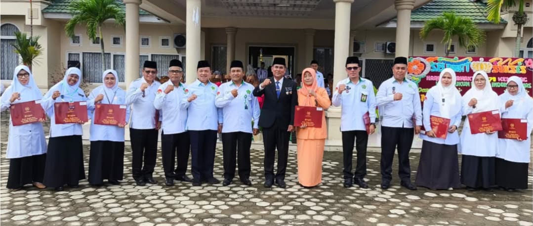 Kemenag Muaro Jambi Menggelar Upacara Bendera dalam Rangka Peringatan Hari Amal Bhakti (HAB) Ke-79 Tahun 2025