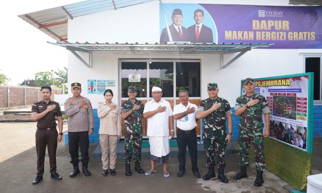 Pangdam Zamroni Tinjau Vaksin Ribuan Sapi di Jembrana