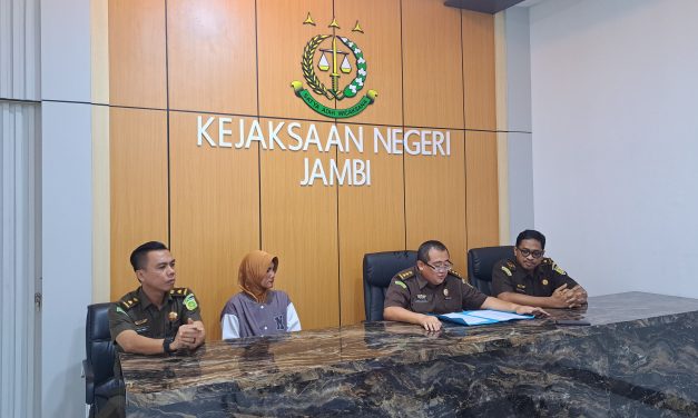 Kejati Jambi Berhasil Mengamankan Satu Orang Buronan yang Termasuk Daftar Pencarian Orang (DPO)