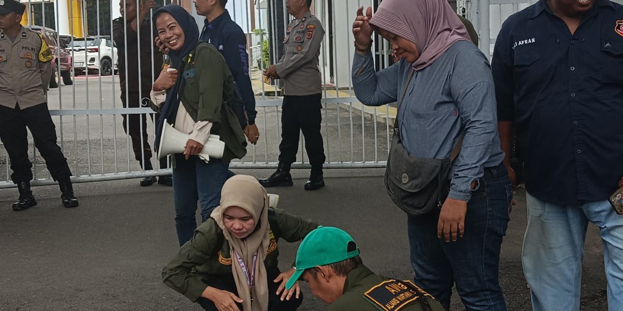 Keadilan Yang Santai Itu Seperti Kursi Malas – ” Nyaman Untuk Mereka, Tapi Nggak Berguna Untuk Rakyat.”