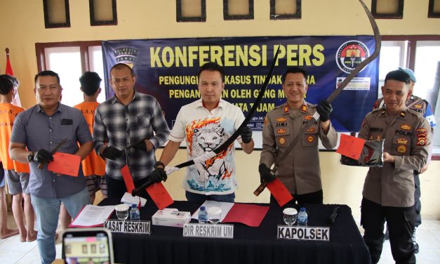 Ditreskrimum Polda Jambi Gelar Pres Release Terkait Pengungkapan Tindak Pidana Penganiayaan Gerombolan, Kelompok Berandalan Bermotor, Pembuat Onar (genk JB – genk Krazydog) Serta Kepemilikan Sajam.