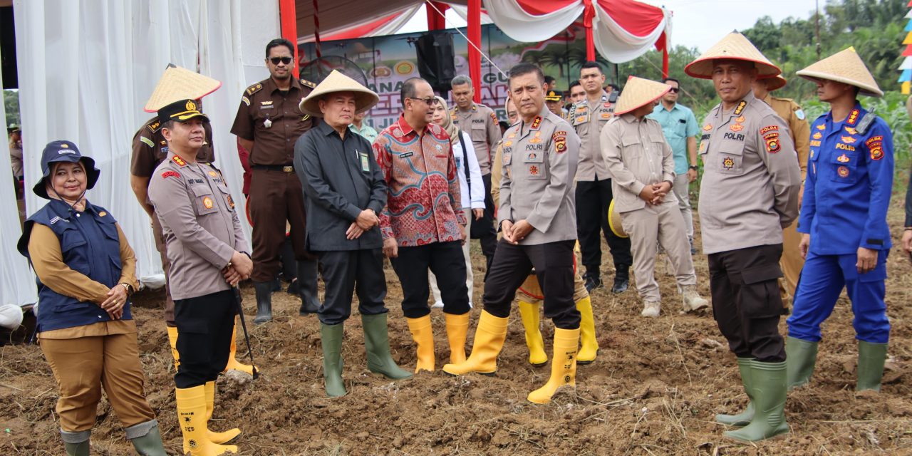 Dukung Swasembada Pangan, Kapolresta Jambi Ikuti Penanaman Jagung Serentak 1 Juta Hektar