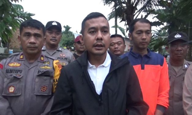 BPBD Muaro Jambi melalui Tim reaksi cepat berhasil mengatasi persoalan banjir yang melanda permukiman warga di Desa Tangkit tersebut dalam waktu 1×24 jam