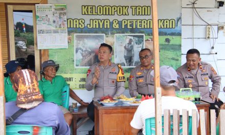 Kapolresta Jambi Silaturahmi Dengan Kelompok Tani Tunas Jaya Sampaikan Pesan Kamtibmas