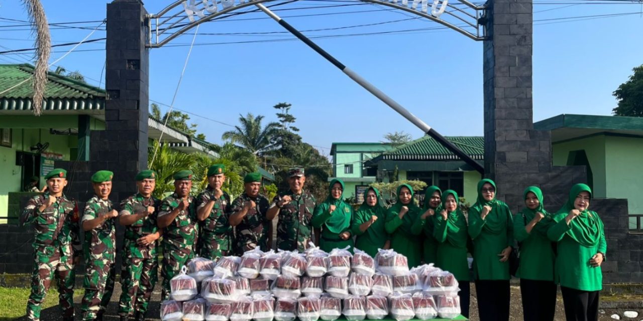 Jumat Berkah di Makodim 0420/Sarko: Koramil 420-09/Bangko Bagikan Sarapan Pagi untuk Warga