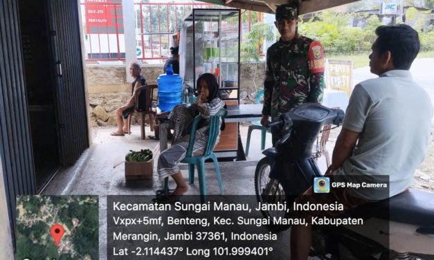 Pembinaan Teritorial di Desa Benteng, Serda M. Ikhsan Bangun Komunikasi Sosial dengan Warga