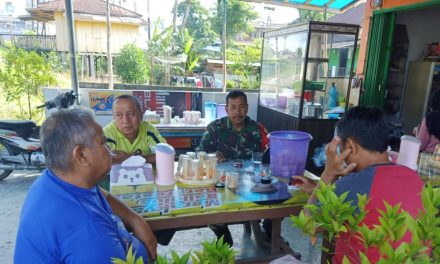 Babinsa Laksanakan Komsos di Desa Bernai untuk Ciptakan Keamanan