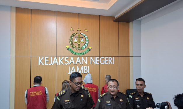 Kejaksaan Negeri Jambi Menerima Penyerahan Tersangka dan Barang Bukti (Tahap II) Terkait Perkara Tindak Pidana Narkotika An Helen Dian Krisnawati dan Didin alias Diding bin Tember