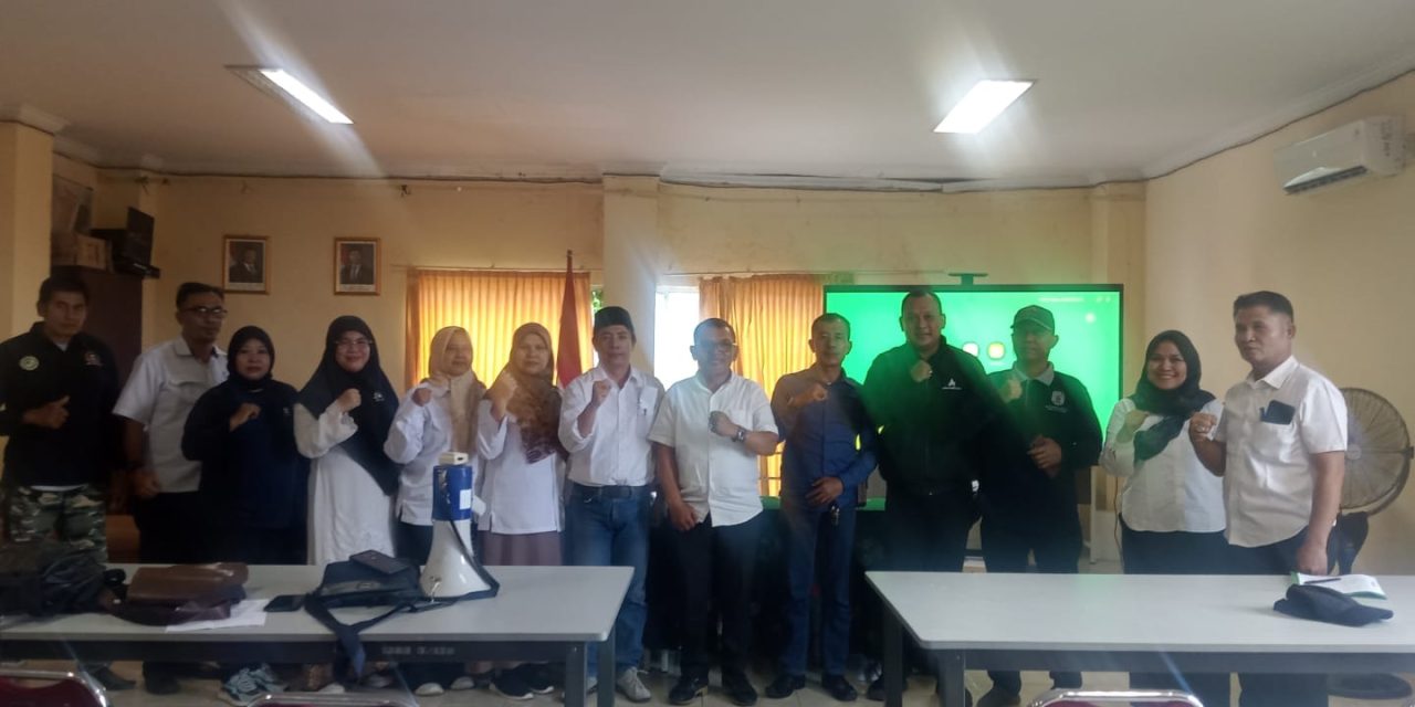 Federasi Serikat Buruh Jurnalis Provinsi Jambi Gelar UNRAS di Depan SMKN1 Kota Jambi