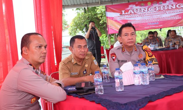 Dukung Asta Cita Presiden RI, Kapolresta Jambi Bersama Ketua Bhayangkari dan PJU Ikuti Zoom Meeting Launching Program Pekarangan Pangan Lestari secara Serentak.