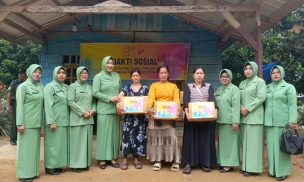 Persit Kartika Chandra Kirana Cabang XXVII Dim 0420/Sarko Gelar Bakti Sosial (Baksos) dalam Rangka HUT Dharma Pertiwi