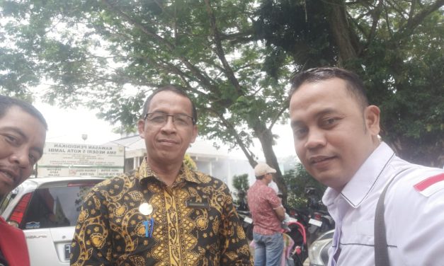 Awasi kota Jambi jalin silaturahmi bersama Kepsek SMA Negeri 5 Dan 6 Apresiasi Polisi darah Jambi dan Tolak keberadaan Geng motor Disekolah nya