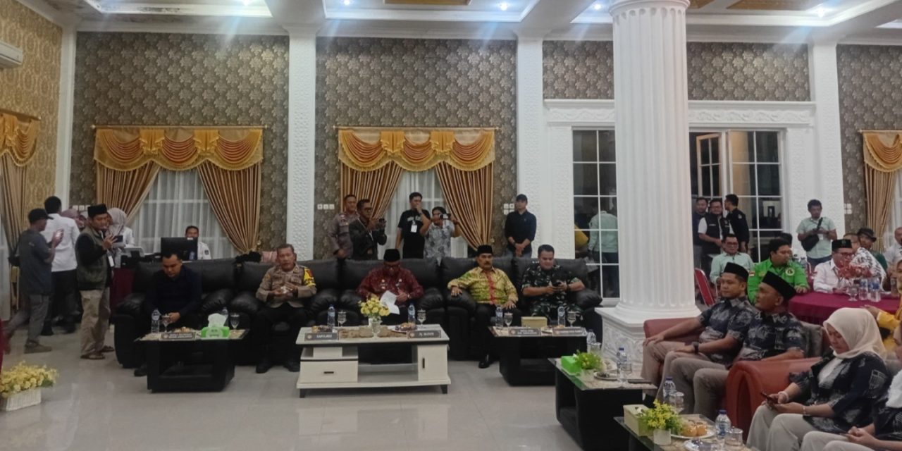 Pabung Kodim 0420/Sarko Hadir Dalam Rapat Pleno Penetapan Bupati/Wakil Bupati Terpilih Kabupaten Sarolangun Tahun 2024-2029