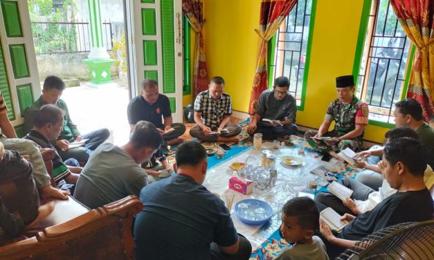 Hadiri Pengajian Babinsa Sambil Berkomunikasi Sosial Dengan Masyarakat