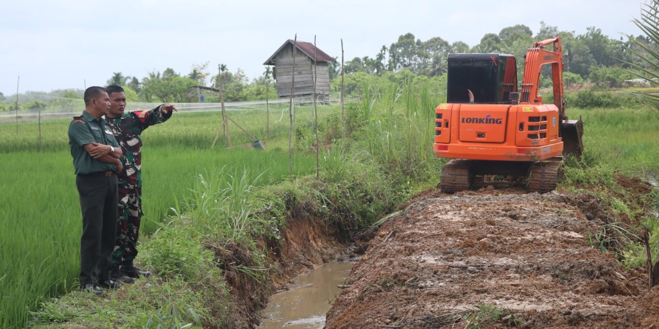 Dukung Ketahanan Pangan Nasional Kodim 0416/Bute Bangun Sodetan Saluran Air