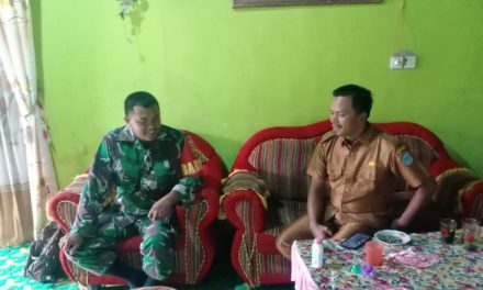 Babinsa Koramil 420-08/Tabir Laksanakan Anjangsana, Pererat Silaturahmi dengan Kepala Desa