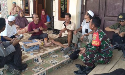 Kopda Safik Alwazan, Babinsa Koramil 03/Pauh Laksanakan Komsos dengan Masyarakat di Desa Pematang Kabau, Kecamatan Air Hitam