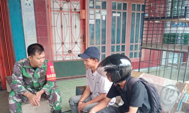 Babinsa Koramil 420-04/Sarolangun Laksanakan Komsos Dengan Pemuda Wilayah Binaannya
