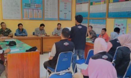 Ikuti Rapat Desa Bahas Keamanan dan Kebersihan Lingkungan di Desa Ladang Panjang