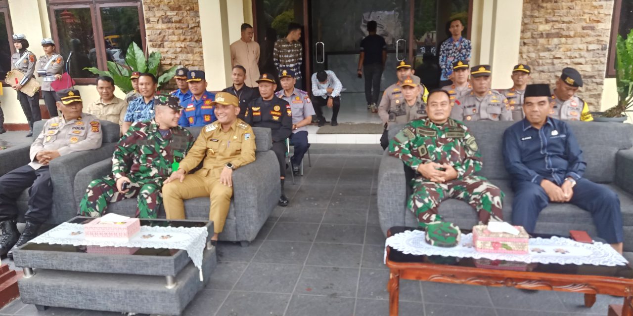 Dandim 0420/Sarko Diwakili Pabung Kodim 0420/Sarko Ikuti Apel Gelar Pasukan Ops Ketupat 2025 di Polres Sarolangun