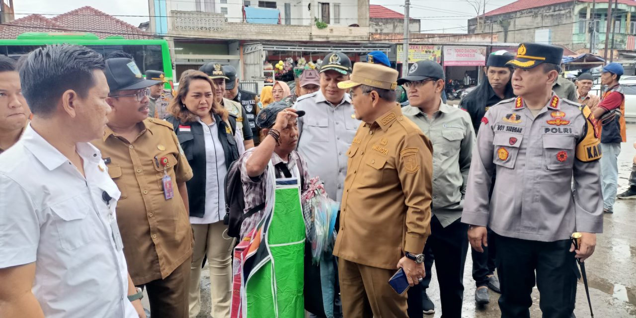 Pantau Harga Dan Stok Komoditas Pangan Jelang Lebaran , Ketua DPRD Kota Jambi Bersama Walikota dan Kapolresta Jambi Lakukan Sidak