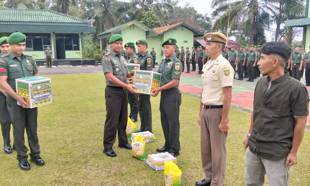 Dandim 0420/Sarko Berikan Bingkisan Kepada Prajurit dan PNS