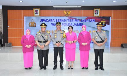 Serah Terima Jabatan Wakapolda Jambi Dipimpin Kapolda Irjen Pol. Krisno Halomoan Siregar